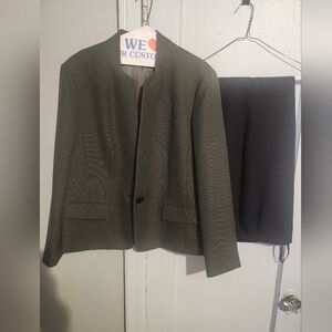 LeSuit Women's Business Pantsuit